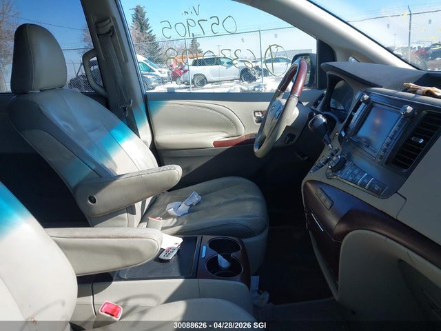2011 Toyota Sienna Xle/limited მანქანა იყიდება აუქციონზე, vin: 5TDYK3DC6BS057905, აუქციონის ნომერი: 30088626