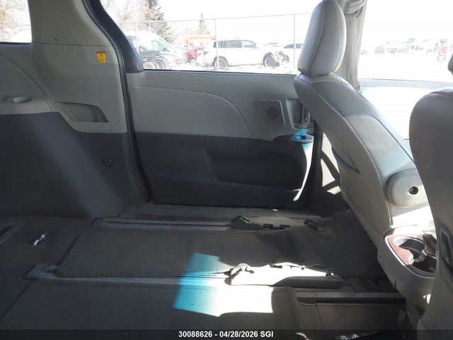 2011 Toyota Sienna Xle/limited მანქანა იყიდება აუქციონზე, vin: 5TDYK3DC6BS057905, აუქციონის ნომერი: 30088626