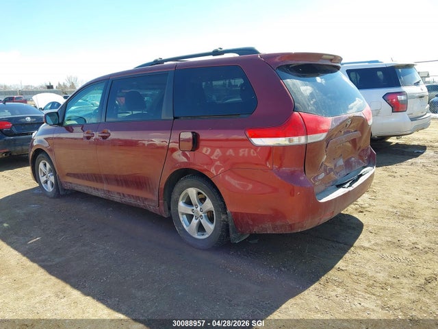 2011 Toyota Sienna Le მანქანა იყიდება აუქციონზე, vin: 5TDKK3DC2BS149597, აუქციონის ნომერი: 30088957