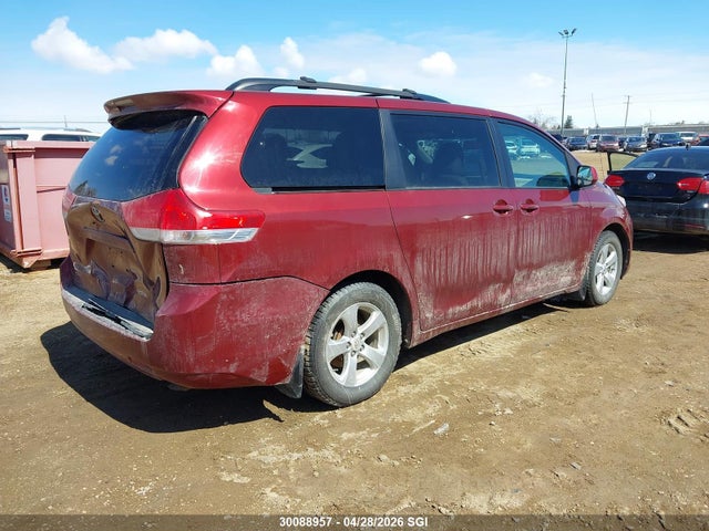 2011 Toyota Sienna Le მანქანა იყიდება აუქციონზე, vin: 5TDKK3DC2BS149597, აუქციონის ნომერი: 30088957