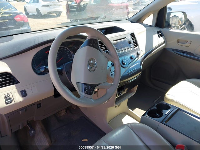 2011 Toyota Sienna Le მანქანა იყიდება აუქციონზე, vin: 5TDKK3DC2BS149597, აუქციონის ნომერი: 30088957