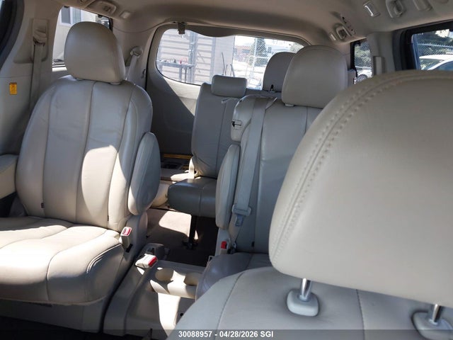 2011 Toyota Sienna Le მანქანა იყიდება აუქციონზე, vin: 5TDKK3DC2BS149597, აუქციონის ნომერი: 30088957