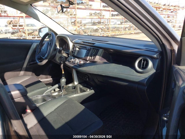 30089104 :رقم المزاد ، 2T3BFREV4GW458694 vin ، 2016 Toyota Rav4 Le مزاد بيع