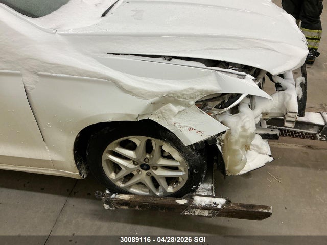 30089116 :رقم المزاد ، 1FA6P0H70F5112533 vin ، 2015 Ford Fusion Se مزاد بيع