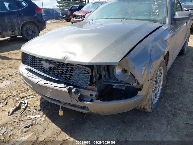 2005 Ford Mustang მანქანა იყიდება აუქციონზე, vin: 1ZVFT80NX55126871, აუქციონის ნომერი: 30089062