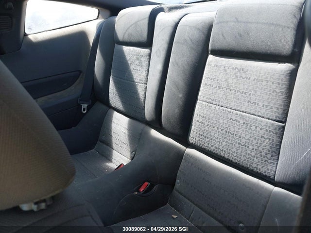 2005 Ford Mustang მანქანა იყიდება აუქციონზე, vin: 1ZVFT80NX55126871, აუქციონის ნომერი: 30089062