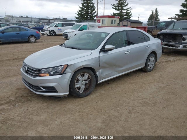 30085918 :رقم المزاد ، 1VWAA7A35JC022110 vin ، 2018 Volkswagen Passat S/r-line مزاد بيع