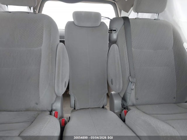 2018 Toyota Sienna Le 8-passenger მანქანა იყიდება აუქციონზე, vin: 5TDKZ3DC2JS953831, აუქციონის ნომერი: 30054899