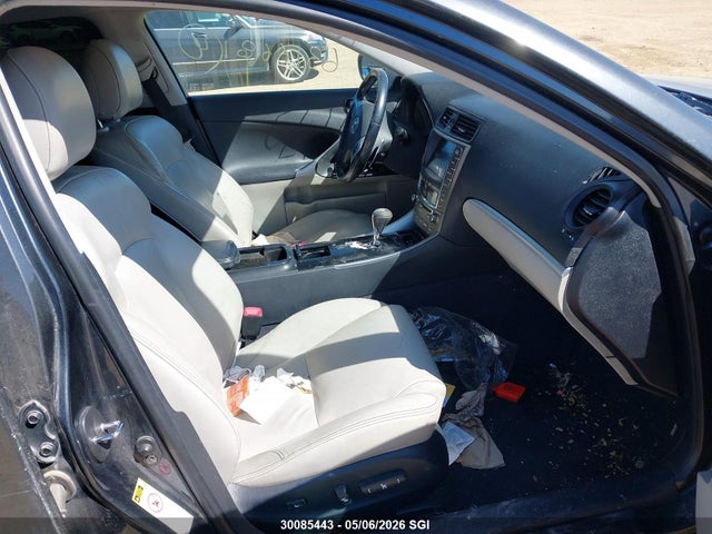 30085443 :رقم المزاد ، JTHCE5C23B5001172 vin ، 2011 Lexus Is 350 مزاد بيع