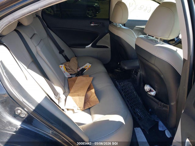 30085443 :رقم المزاد ، JTHCE5C23B5001172 vin ، 2011 Lexus Is 350 مزاد بيع