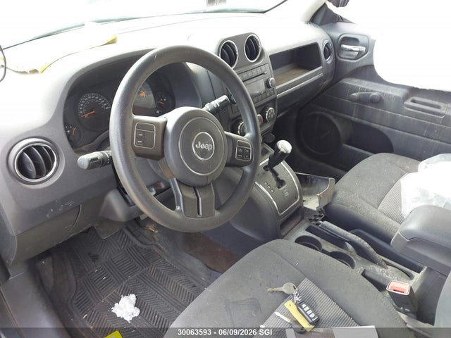 30063593 :رقم المزاد ، 1C4NJPAB3ED522827 vin ، 2014 Jeep Patriot Sport/north مزاد بيع