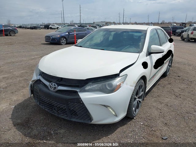 30089614 :رقم المزاد ، 4T1BF1FKXFU025300 vin ، 2015 Toyota Camry Le/xle/se/xse مزاد بيع