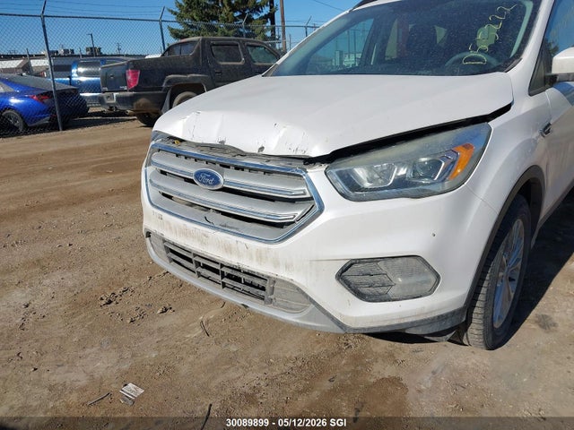 1FMCU9GD6HUD55222 Ford ESCAPE SE