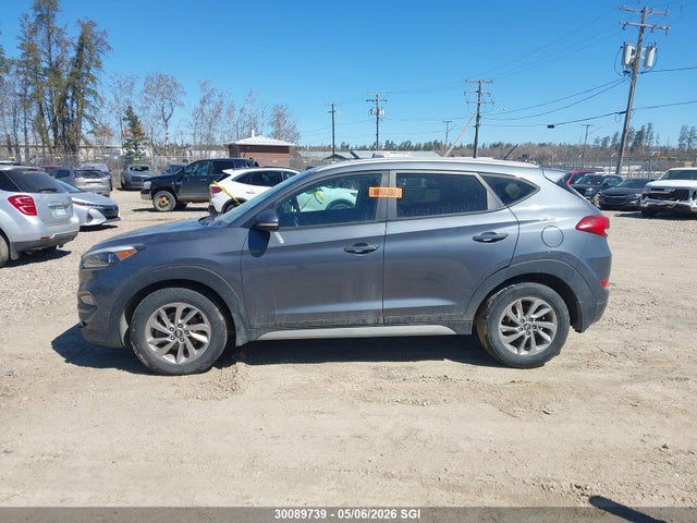 KM8J33A48HU450557 Hyundai Tucson Limited/sport And Eco/se