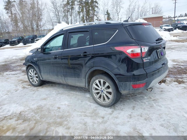 1FMCU9J98HUA16868 Ford Escape Titanium