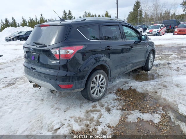 1FMCU9J98HUA16868 Ford Escape Titanium