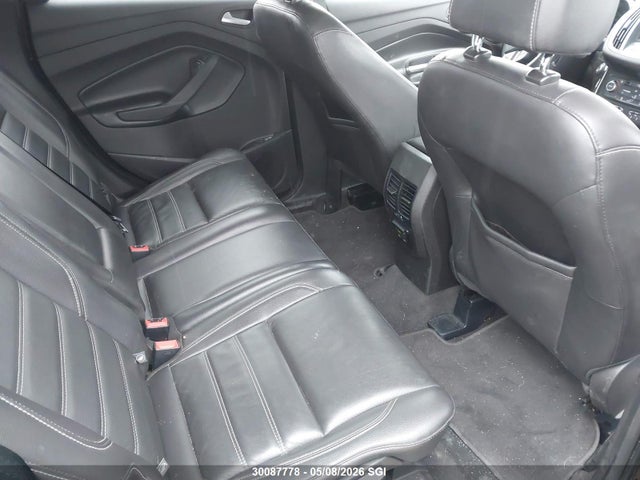 1FMCU9J98HUA16868 Ford Escape Titanium
