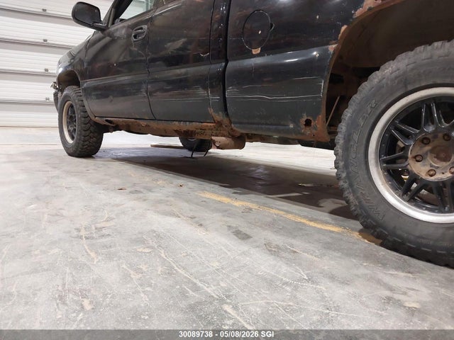 Продаж на аукціоні авто 2000 Chevrolet Silverado K1500, vin: 1GCEK19TXYZ279645, номер лоту: 30089738