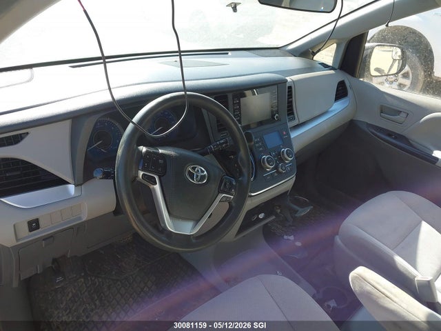 5TDZZ3DCXKS002910 Toyota Sienna