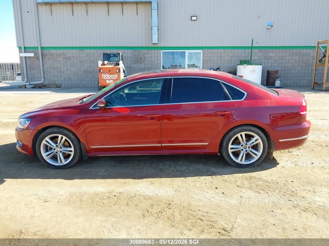 30089663 :رقم المزاد ، 1VWCV7A3XFC054233 vin ، 2015 Volkswagen Passat Sel مزاد بيع