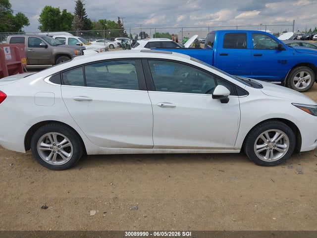 2018 Chevrolet Cruze Lt მანქანა იყიდება აუქციონზე, vin: 1G1BE5SM5J7171898, აუქციონის ნომერი: 30089990