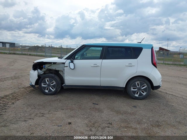 2017 Kia Soul Ev მანქანა იყიდება აუქციონზე, vin: KNDJX3AE1H7023267, აუქციონის ნომერი: 30090026