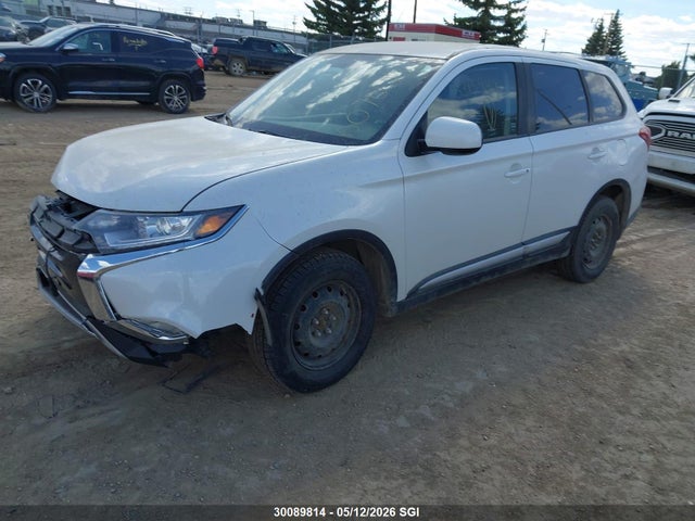 30089814 :رقم المزاد ، JA4AZ2A32LZ607025 vin ، 2020 Mitsubishi Outlander Es مزاد بيع