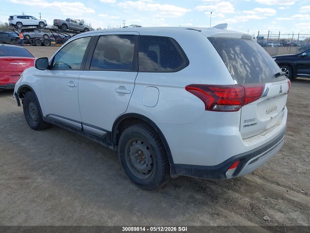 30089814 :رقم المزاد ، JA4AZ2A32LZ607025 vin ، 2020 Mitsubishi Outlander Es مزاد بيع