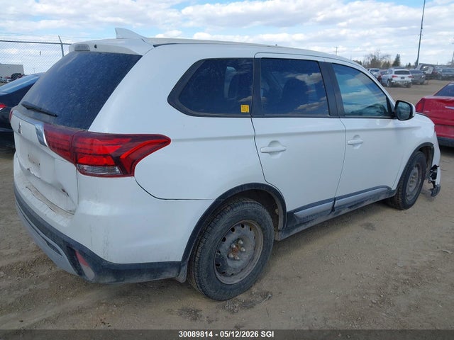 30089814 :رقم المزاد ، JA4AZ2A32LZ607025 vin ، 2020 Mitsubishi Outlander Es مزاد بيع