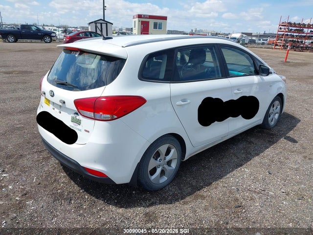 KNAHT8A30G7163425 KIA Rondo