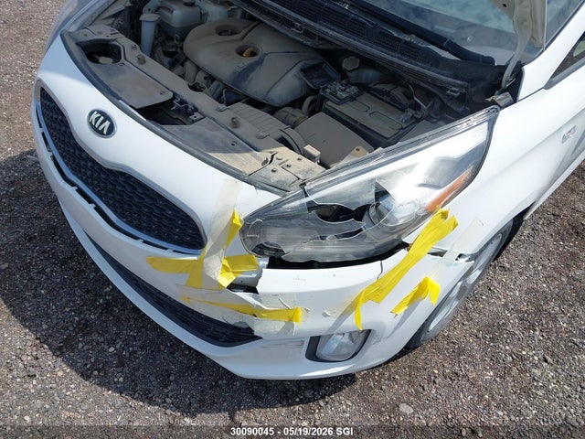 KNAHT8A30G7163425 KIA Rondo
