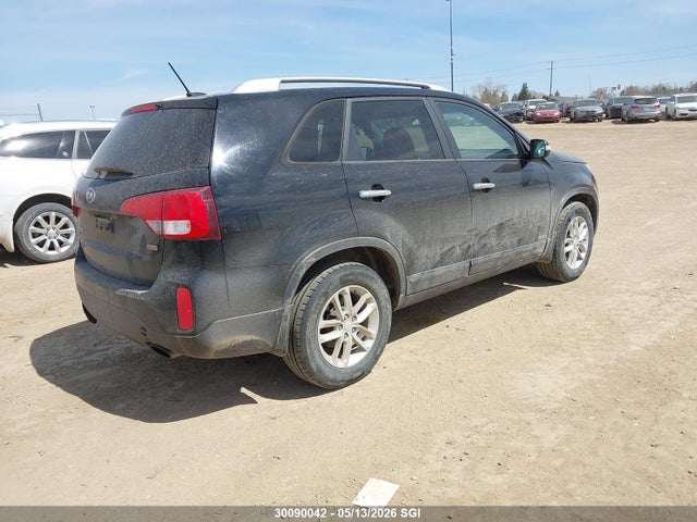 5XYKTDA73FG585890 KIA SORENTO LX