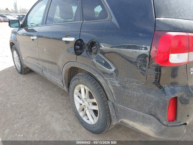 5XYKTDA73FG585890 KIA SORENTO LX