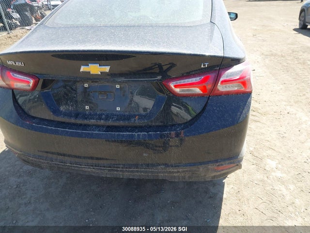 1G1ZD5ST7KF161549 Chevrolet MALIBU LT