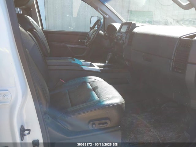 30089172 :رقم المزاد ، 1N6AA0EC3FN510680 vin ، 2015 Nissan Titan S/sv/sl/pro-4x مزاد بيع