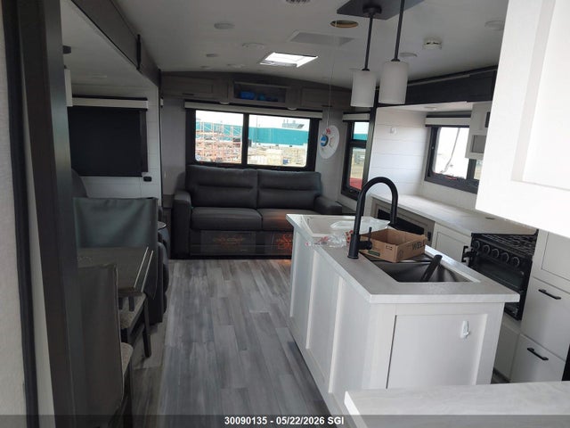 30090135 :رقم المزاد ، 1UJBK0BT0R14S0083 vin ، 2024 Jayco  مزاد بيع