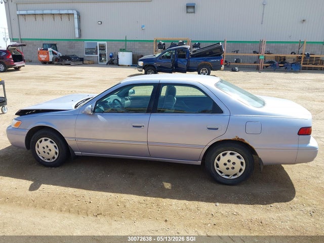 30072638 :رقم المزاد ، JT2BG22K0W0113138 vin ، 1998 Toyota Camry Ce/le/xle مزاد بيع