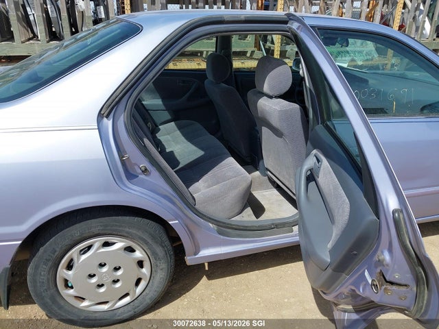 30072638 :رقم المزاد ، JT2BG22K0W0113138 vin ، 1998 Toyota Camry Ce/le/xle مزاد بيع