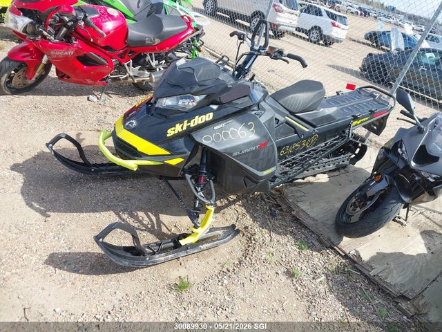 Ski-Doo Snowmobile Expert 850 2018 2BPSTMJ32JV000063 Image 2