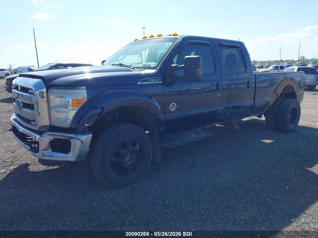 30090269 :رقم المزاد ، 1FT8W3DT8FED23232 vin ، 2015 Ford F350 Super Duty مزاد بيع