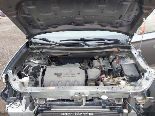 JA4AZ2A34JZ607590 Mitsubishi Outlander Es