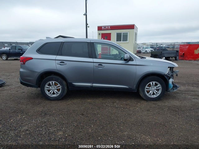 JA4AZ2A34JZ607590 Mitsubishi Outlander Es