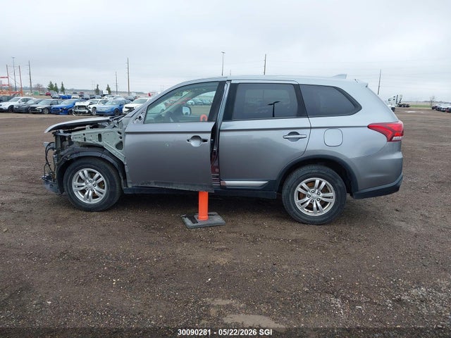 JA4AZ2A34JZ607590 Mitsubishi Outlander Es