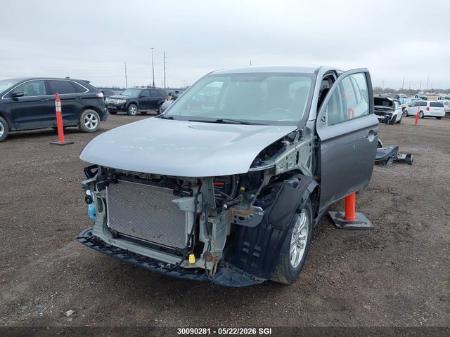 JA4AZ2A34JZ607590 Mitsubishi Outlander Es