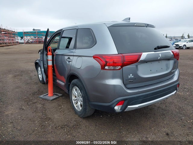 JA4AZ2A34JZ607590 Mitsubishi Outlander Es