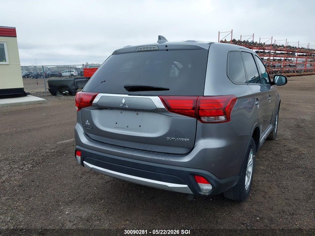JA4AZ2A34JZ607590 Mitsubishi Outlander Es