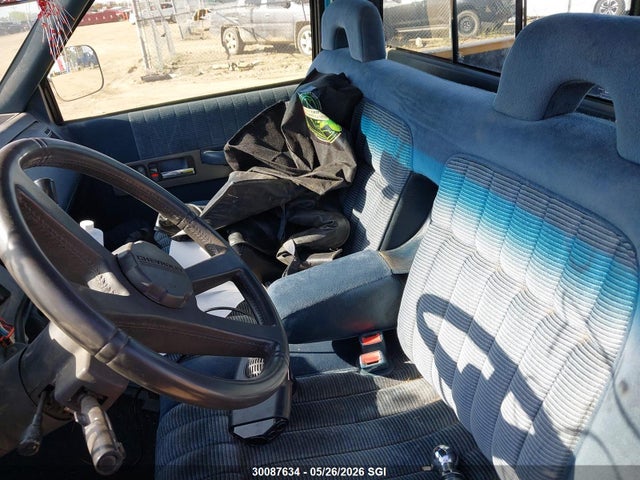 Продажа на аукционе авто 1993 Chevrolet Gmt-400 C1500, vin: 1GCDC14K1PE197879, номер лота: 30087634