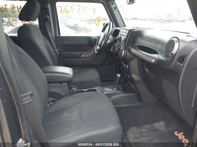 30090534 :رقم المزاد ، 1C4BJWDG3JL819388 vin ، 2018 Jeep Wrangler Unlimited Sport مزاد بيع