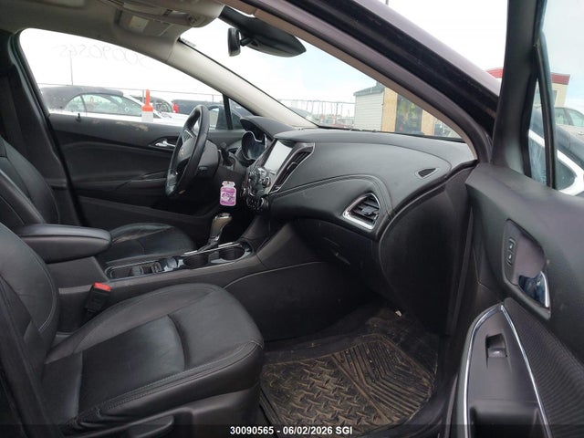 30090565 :رقم المزاد ، 1G1BF5SM3J7116184 vin ، 2018 Chevrolet Cruze Premier مزاد بيع
