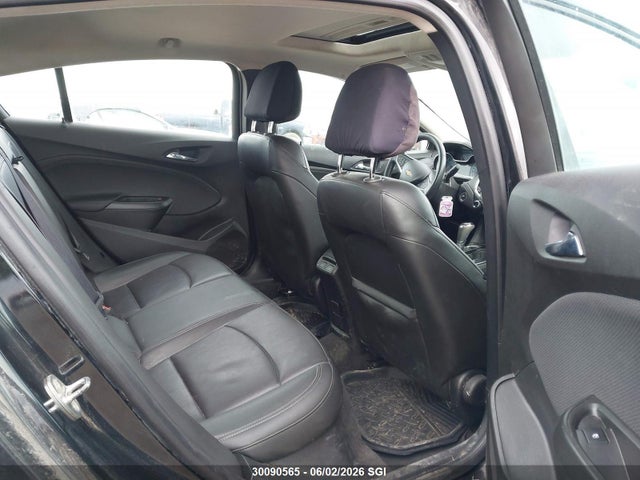 30090565 :رقم المزاد ، 1G1BF5SM3J7116184 vin ، 2018 Chevrolet Cruze Premier مزاد بيع